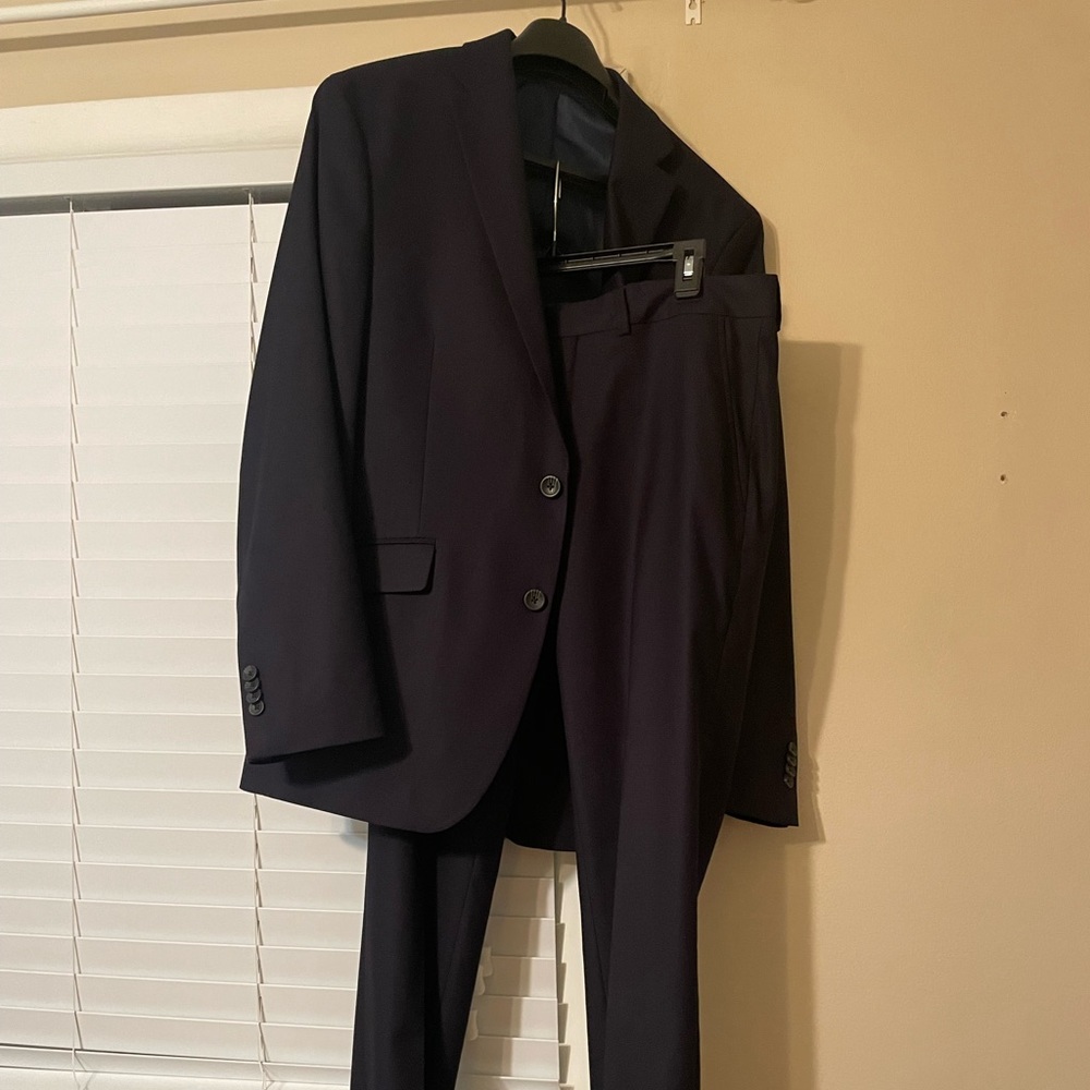 Kenneth Cole Reaction full suit